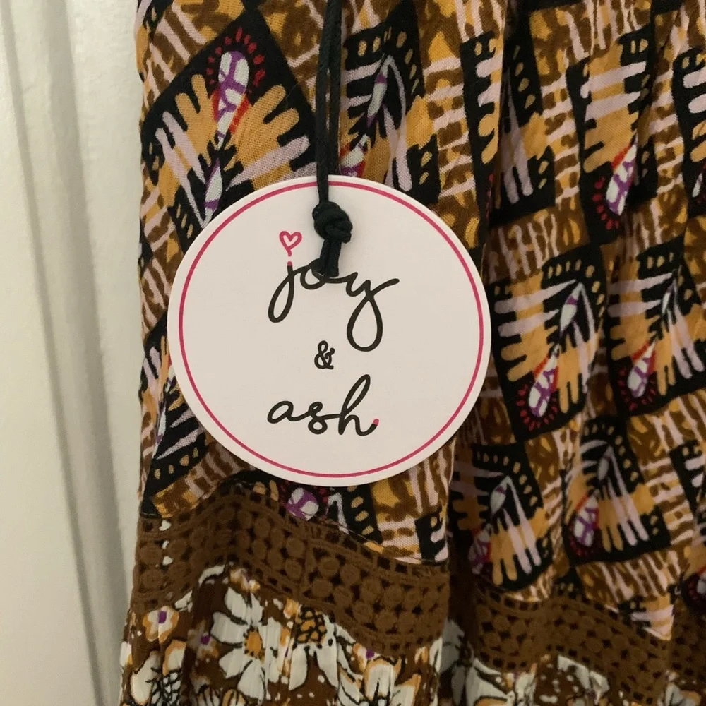 NWT patterned skirt